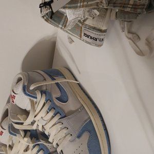 Style DV1305-004 Colorway PHANTOM/UNIVERSITY BLUE-ICE BLUE-GYM RED Size 9WMN